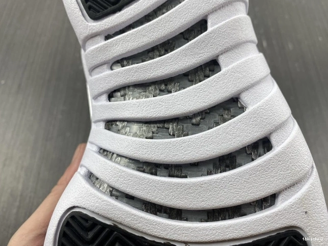Reps TBK Jordan Royal 12 WMNS Hyper Air AO6068-004 0701